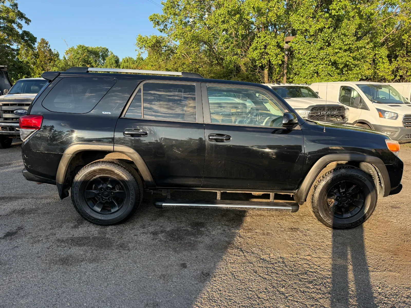 2010 Toyota 4Runner SR5 in Black, photo 6 of 16