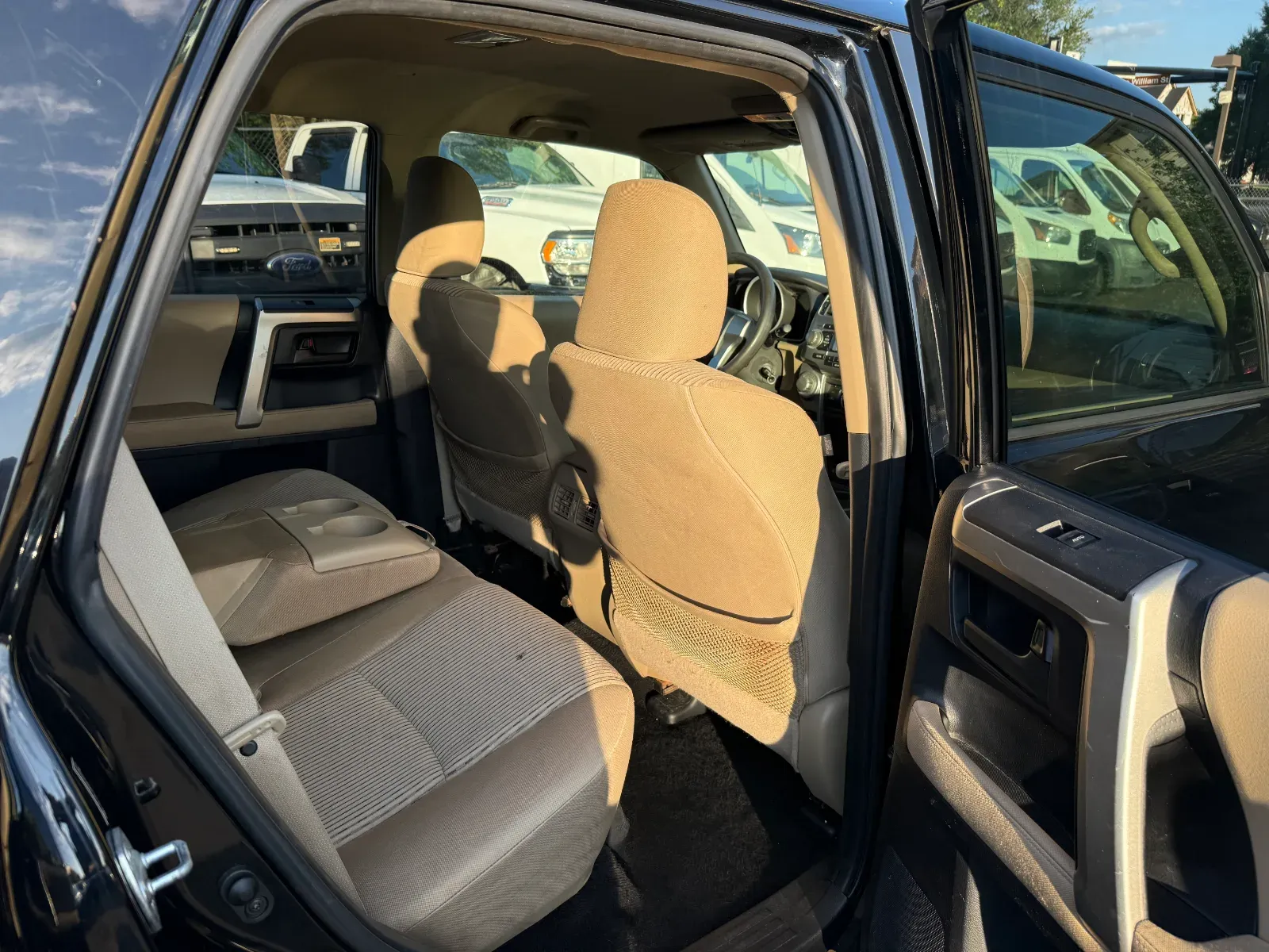 2010 Toyota 4Runner SR5 in Black, photo 12 of 16