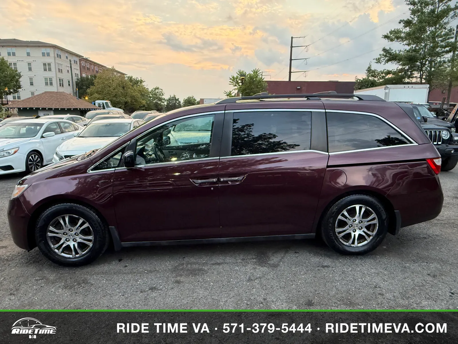 2011 Honda Odyssey EXL in Maroon, photo 2 of 19