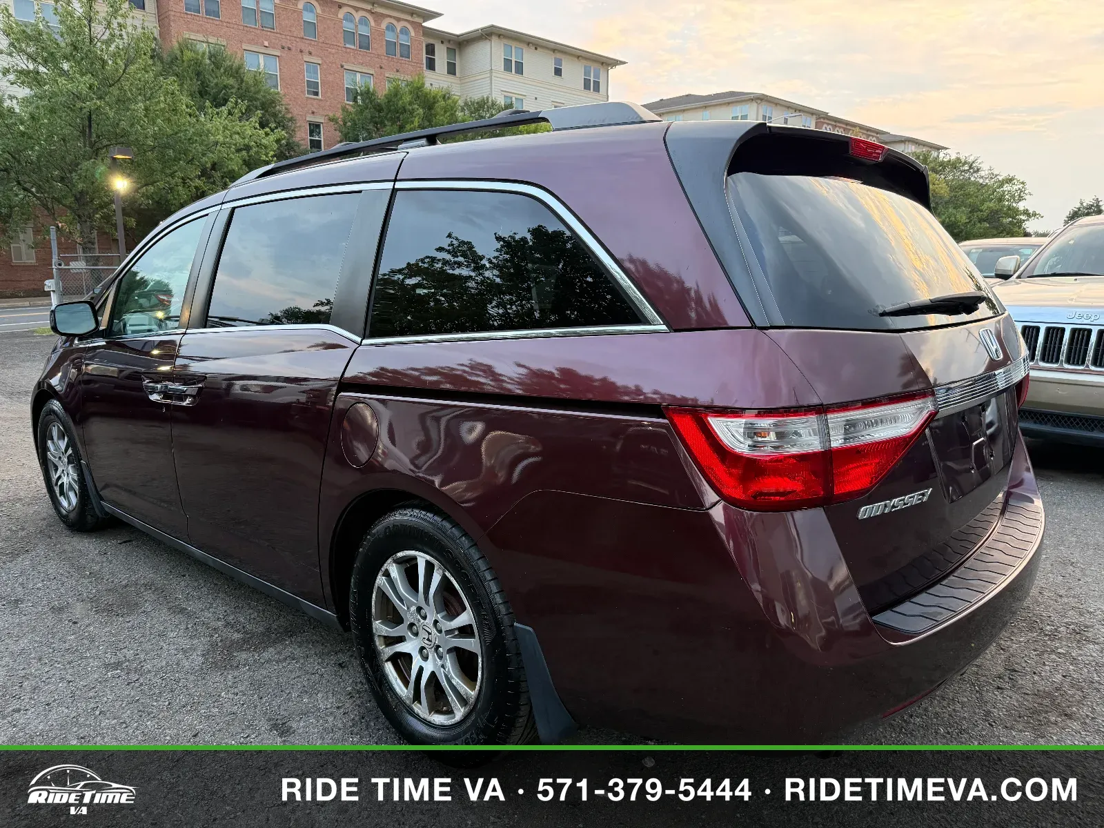 2011 Honda Odyssey EXL in Maroon, photo 3 of 19