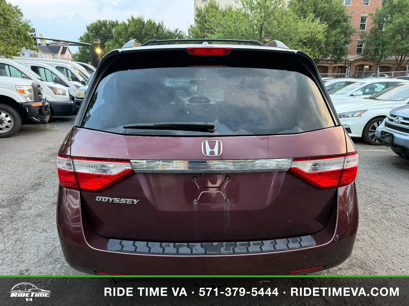 2011 Honda Odyssey EXL in Maroon, photo 4 of 19