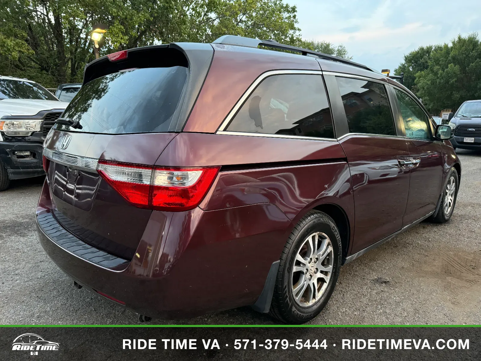 2011 Honda Odyssey EXL in Maroon, photo 5 of 19