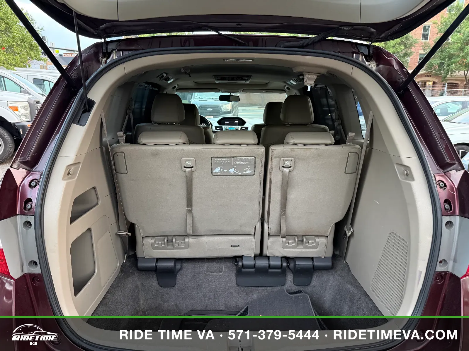 2011 Honda Odyssey EXL in Maroon, photo 12 of 19