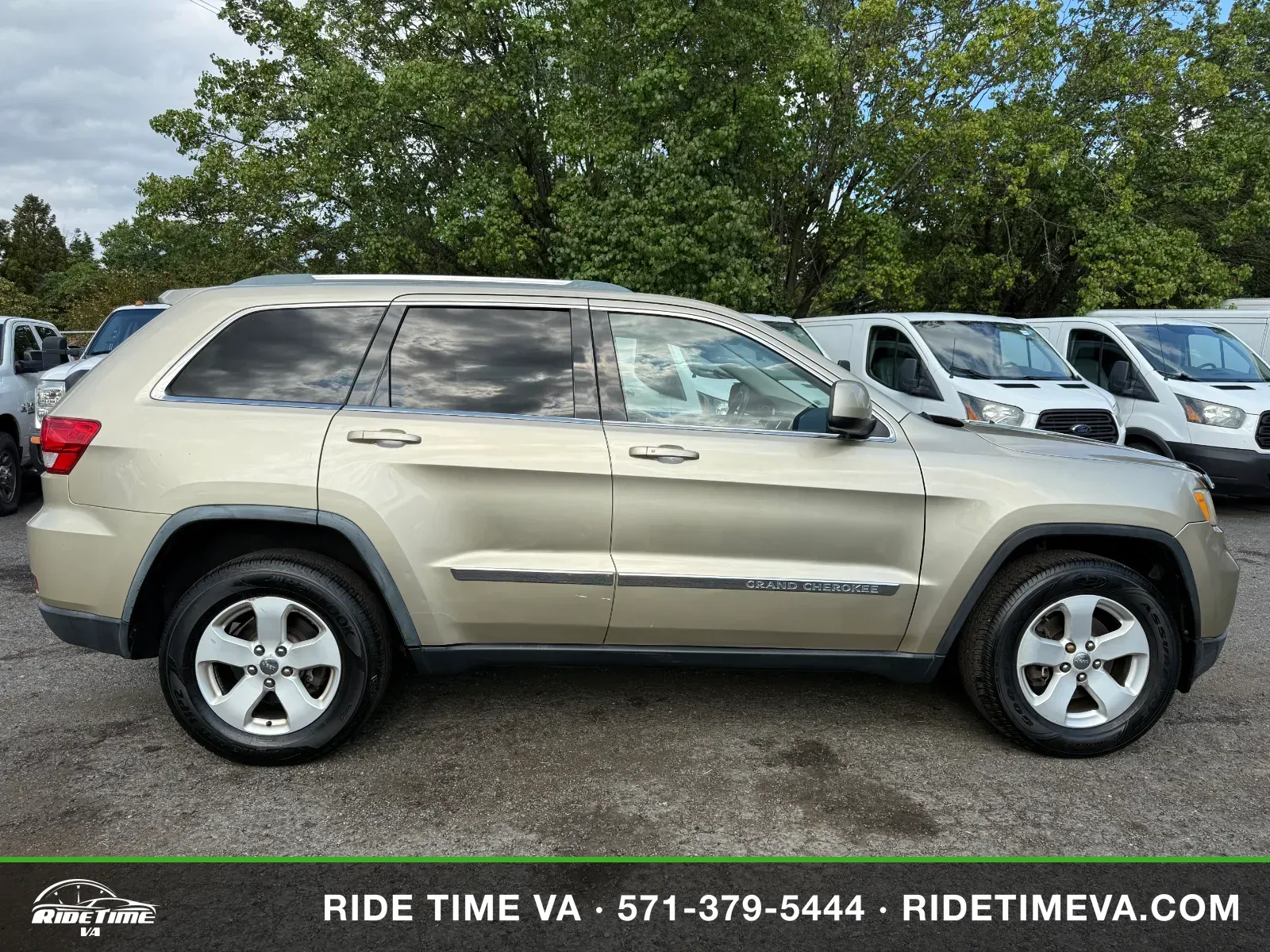 2011 Jeep Grand Cherokee Laredo in Gold, photo 6 of 16