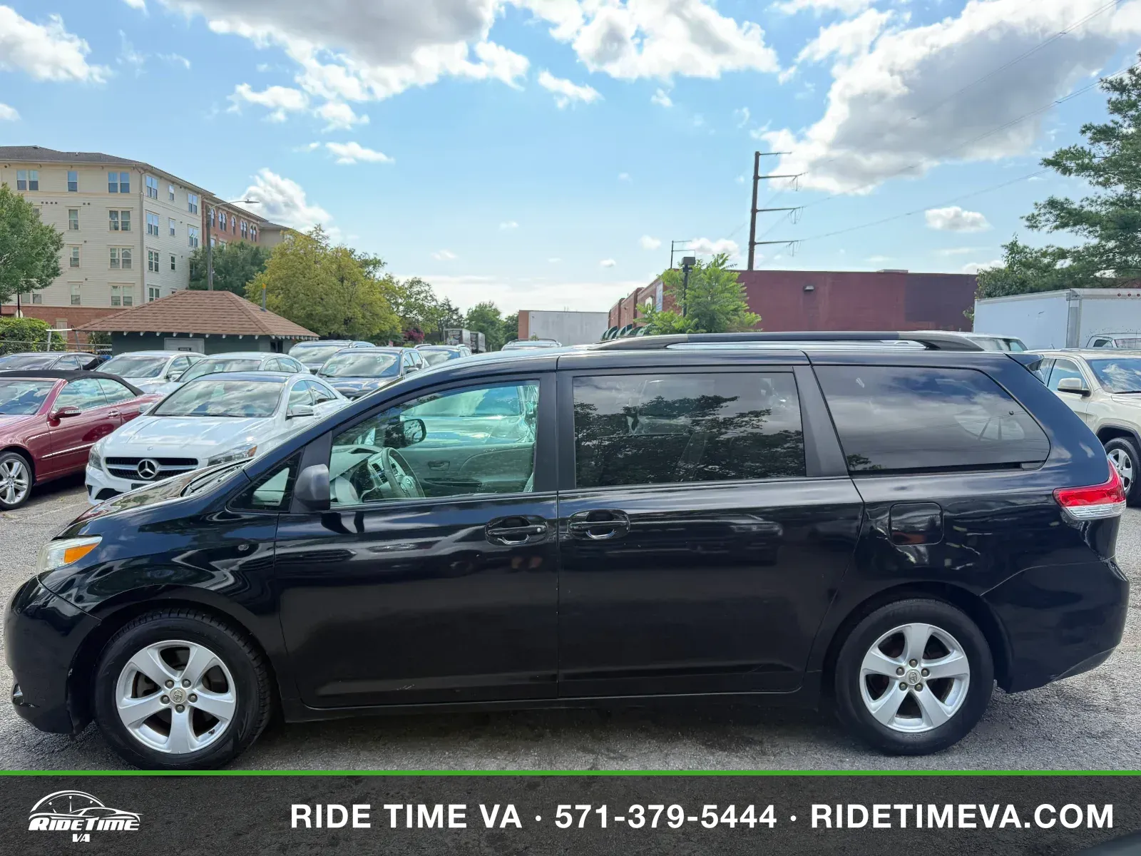2011 Toyota Sienna LE in Black, photo 2 of 18