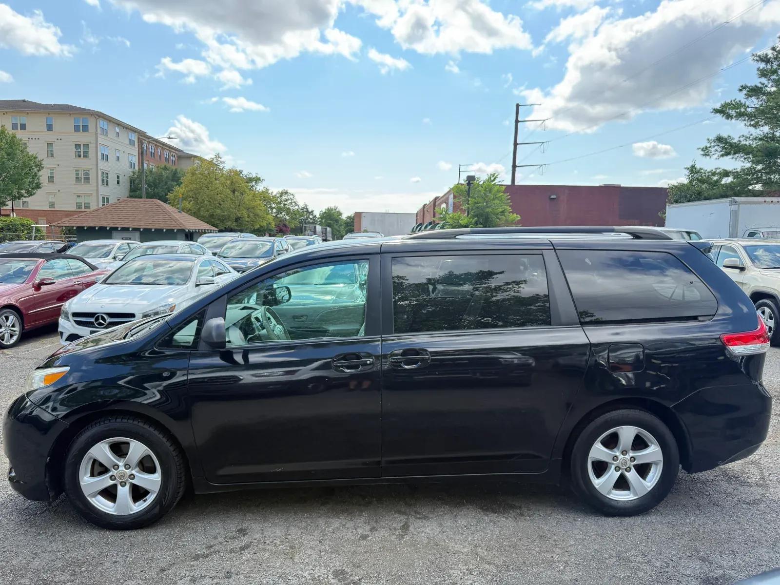 2011 Toyota Sienna LE in Black, photo 2 of 18