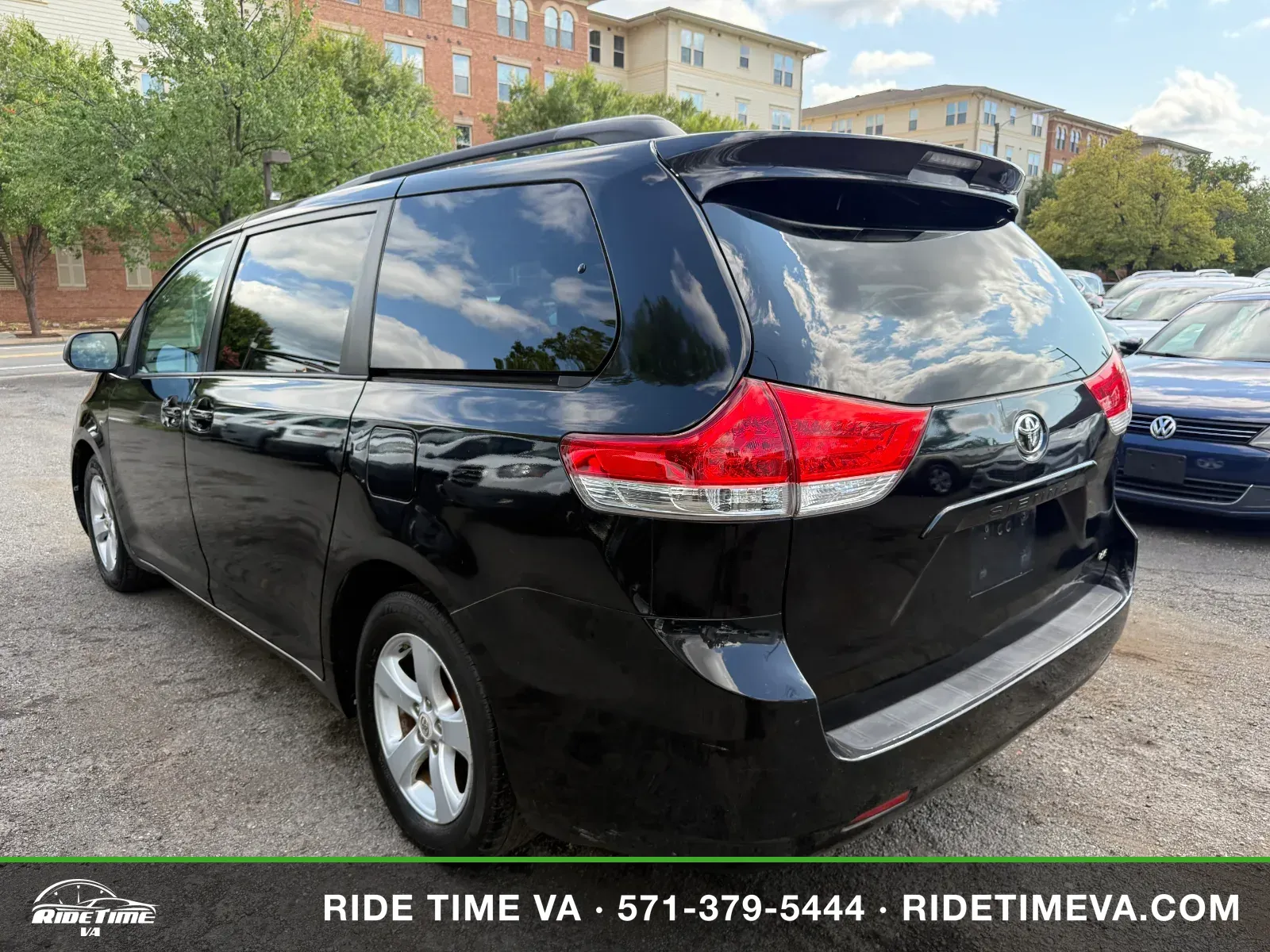2011 Toyota Sienna LE in Black, photo 3 of 18
