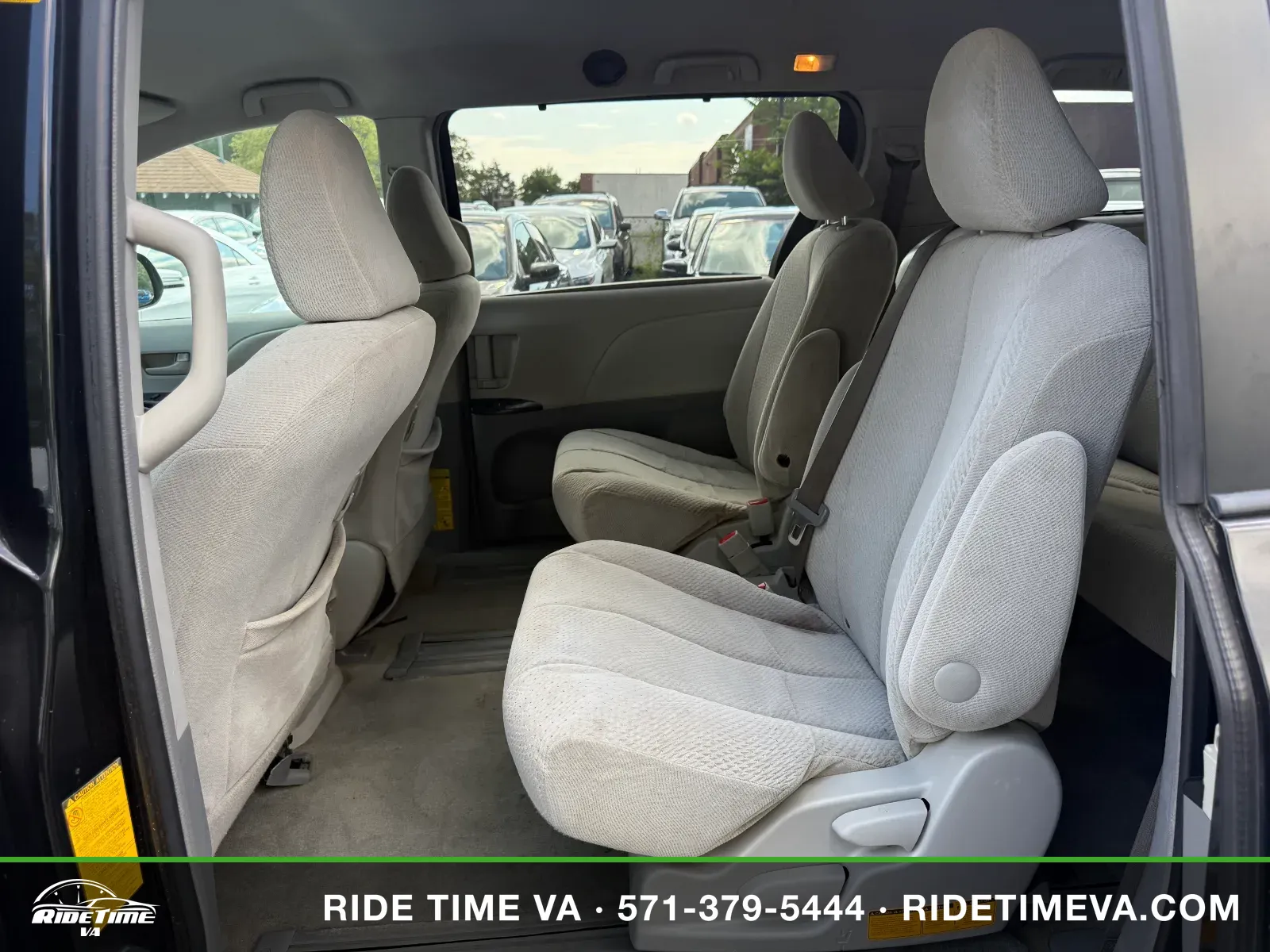 2011 Toyota Sienna LE in Black, photo 10 of 18