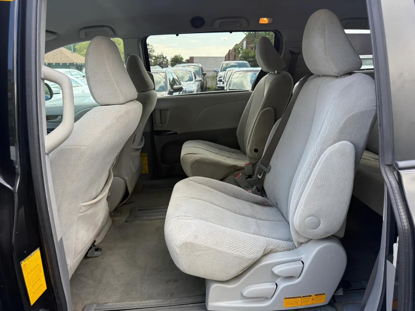 2011 Toyota Sienna LE in Black, photo 10 of 18