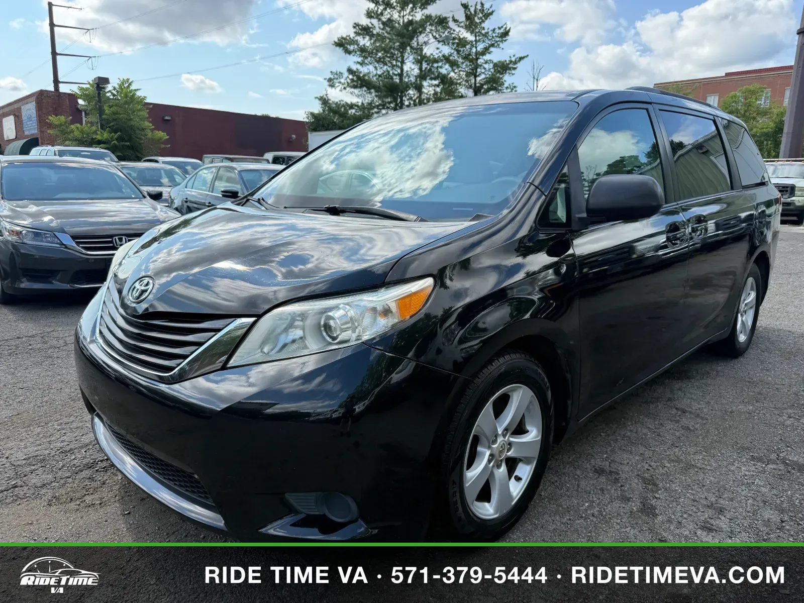 2011 Toyota Sienna LE in Black