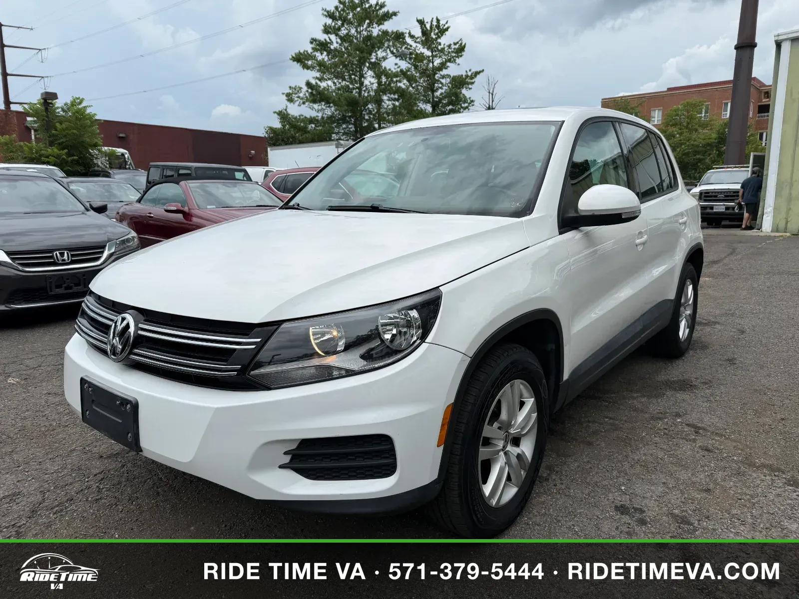 2012 Volkswagen Tiguan S in White, photo 1 of 16