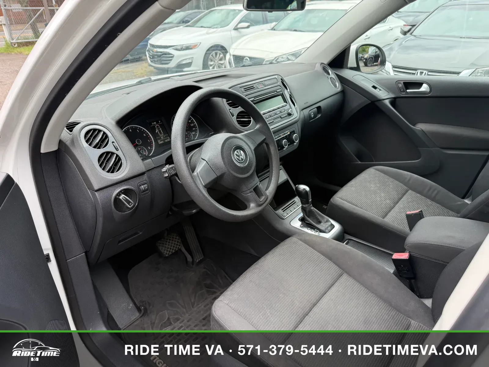 2012 Volkswagen Tiguan S in White, photo 9 of 16