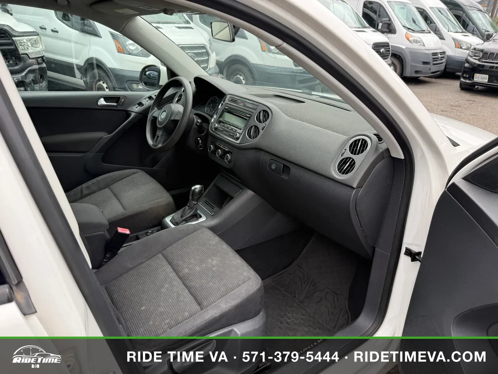 2012 Volkswagen Tiguan S in White, photo 13 of 16