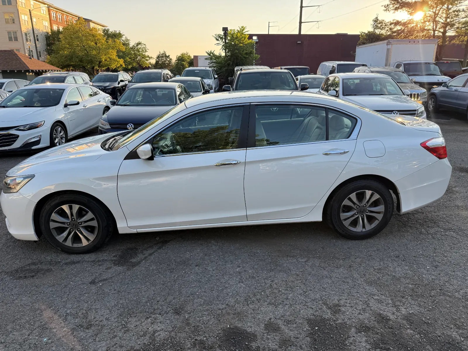 2014 Honda Accord LX in White, photo 2 of 16