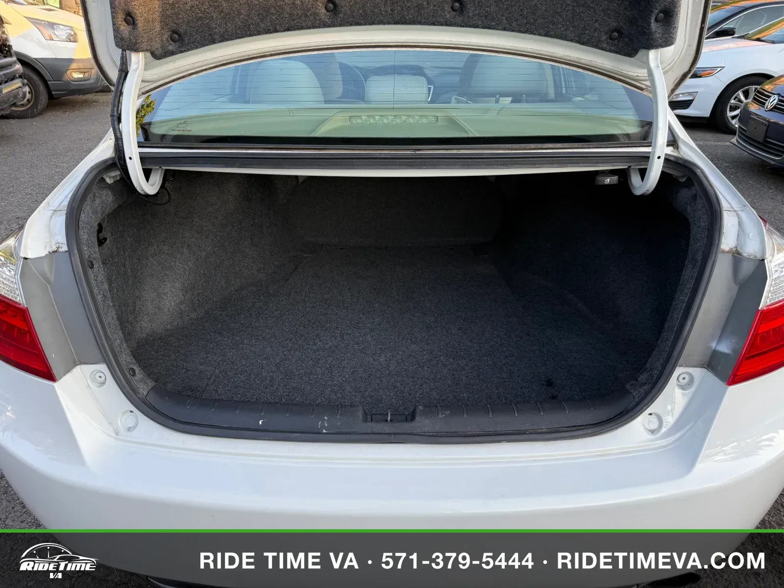 2014 Honda Accord LX in White, photo 11 of 16