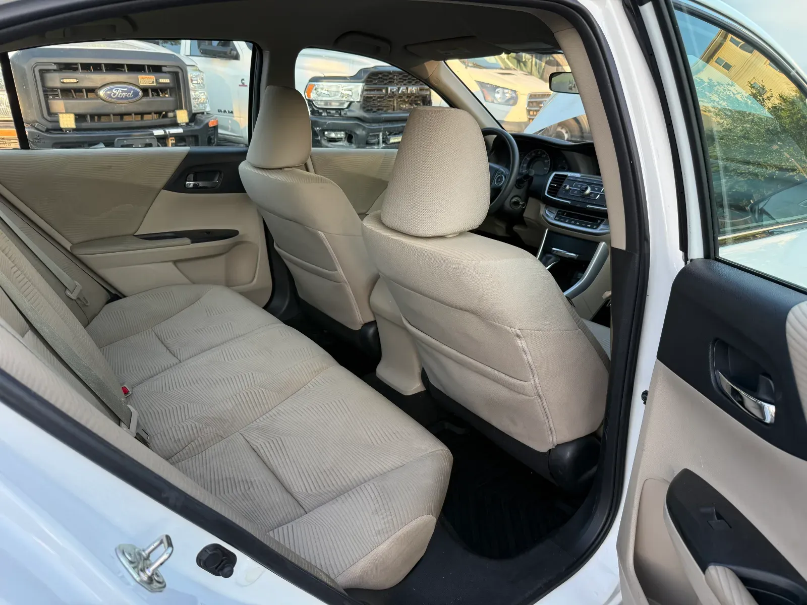 2014 Honda Accord LX in White, photo 12 of 16