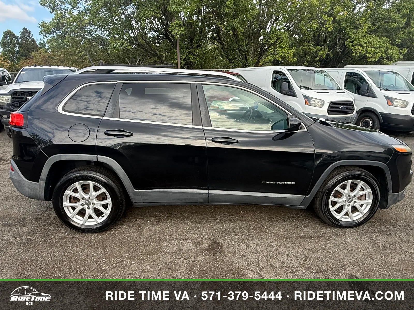 2014 Jeep Cherokee Latitude in Black, photo 6 of 17