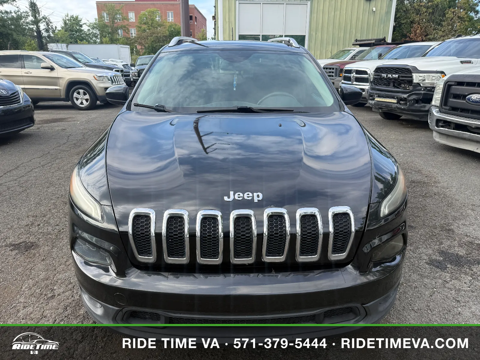 2014 Jeep Cherokee Latitude in Black, photo 8 of 17
