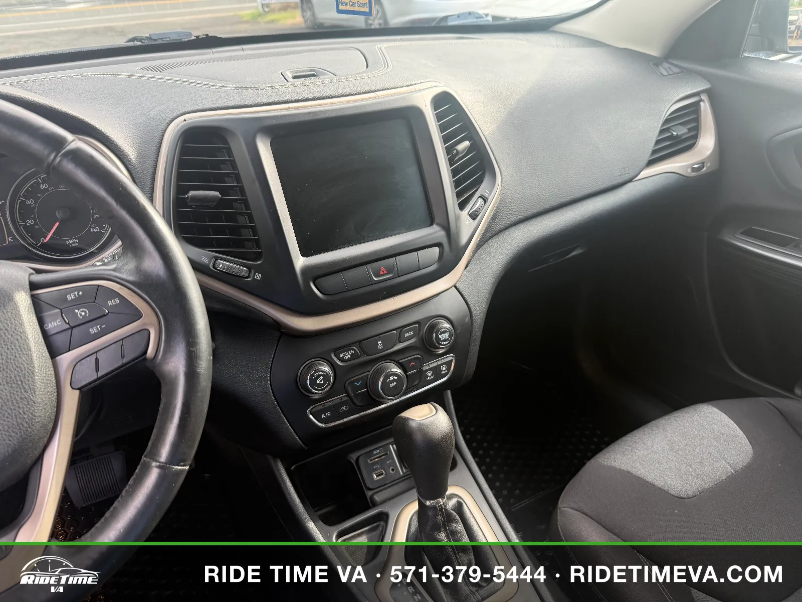 2014 Jeep Cherokee Latitude in Black, photo 17 of 17