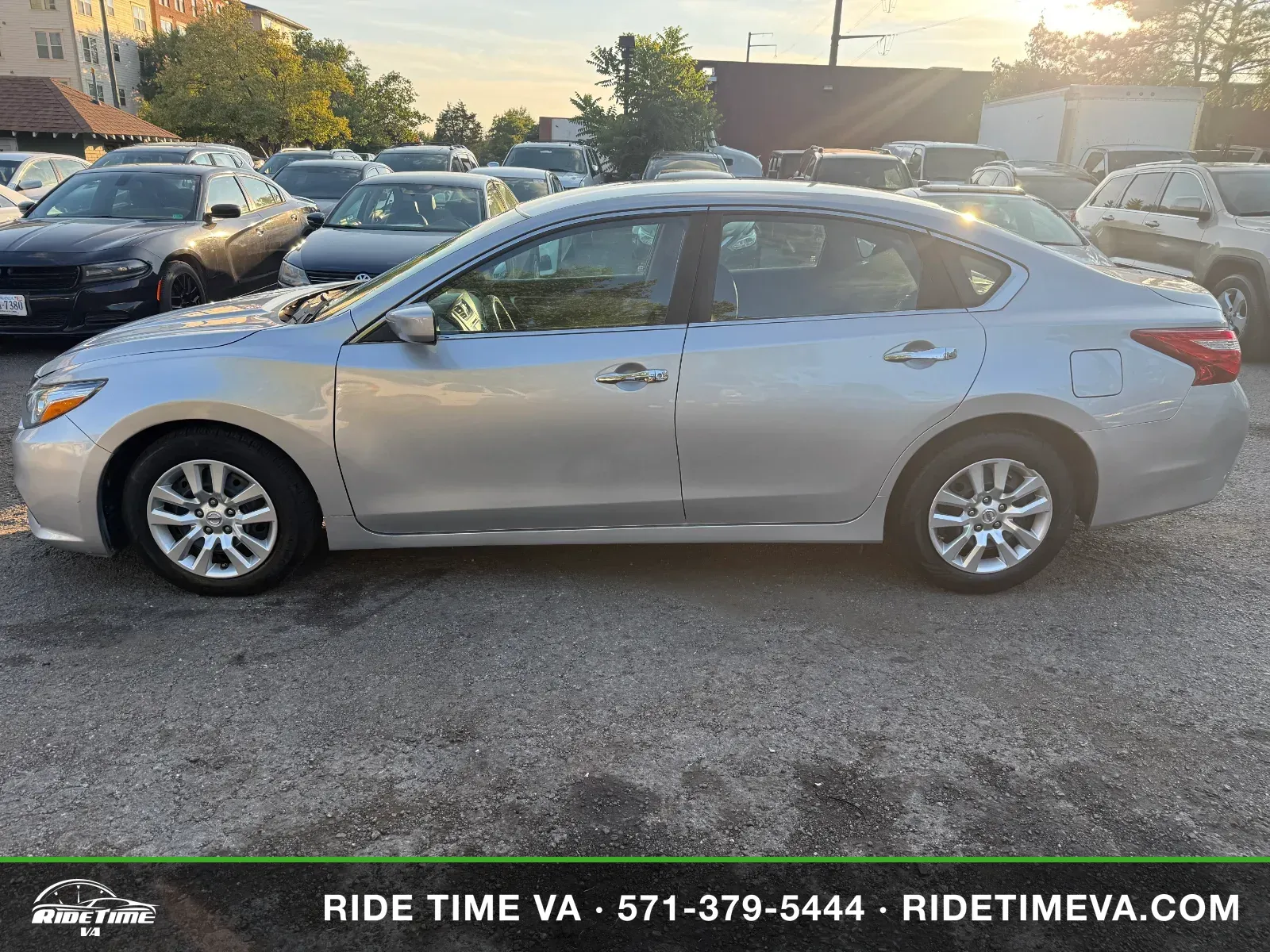 2016 Nissan Altima in Silver, photo 2 of 16