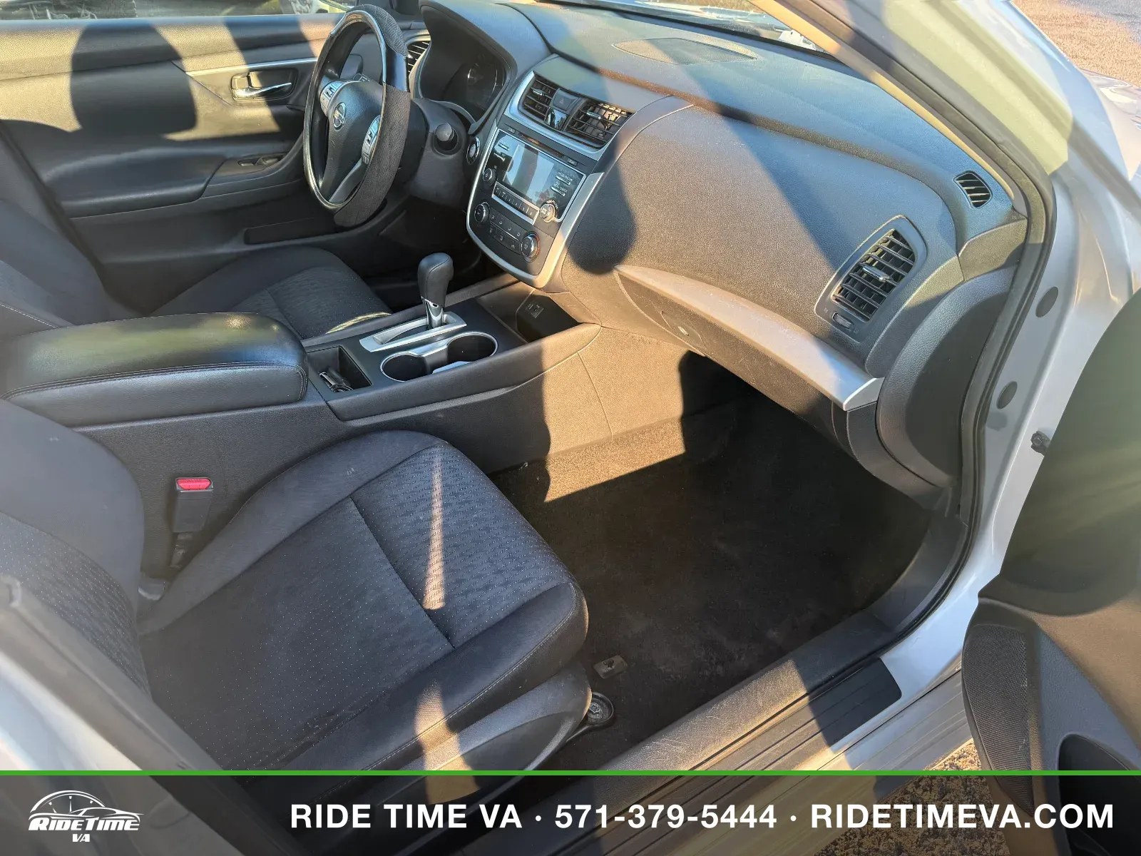 2016 Nissan Altima in Silver, photo 13 of 16