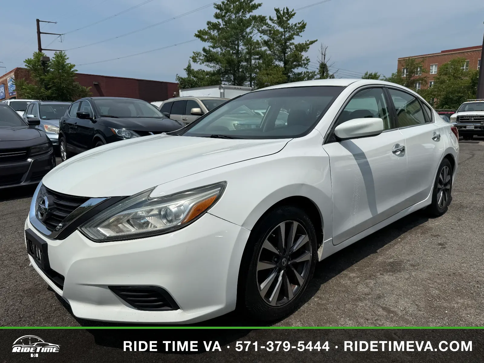 2016 Nissan Altima in White