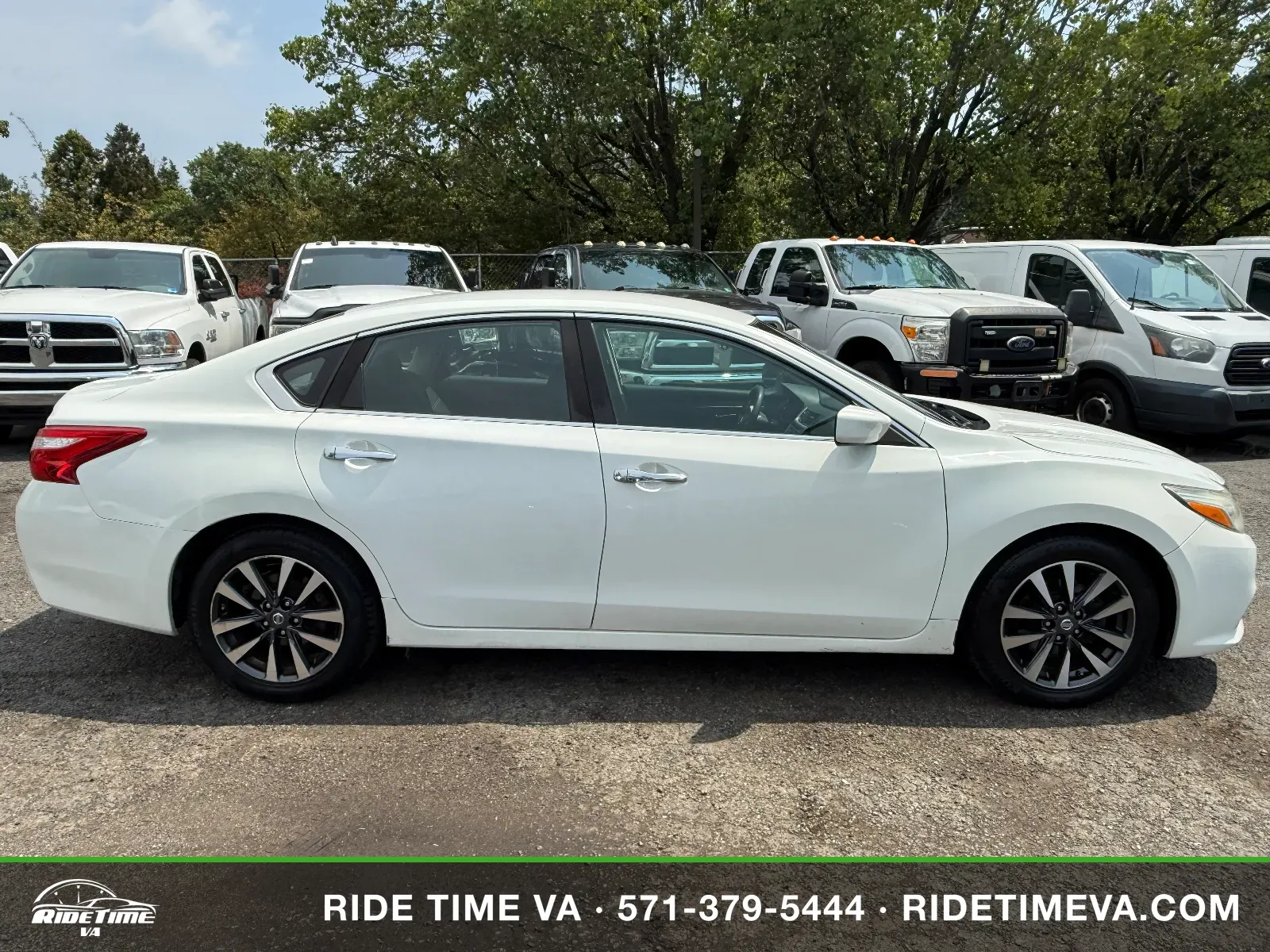 2016 Nissan Altima in White, photo 6 of 16
