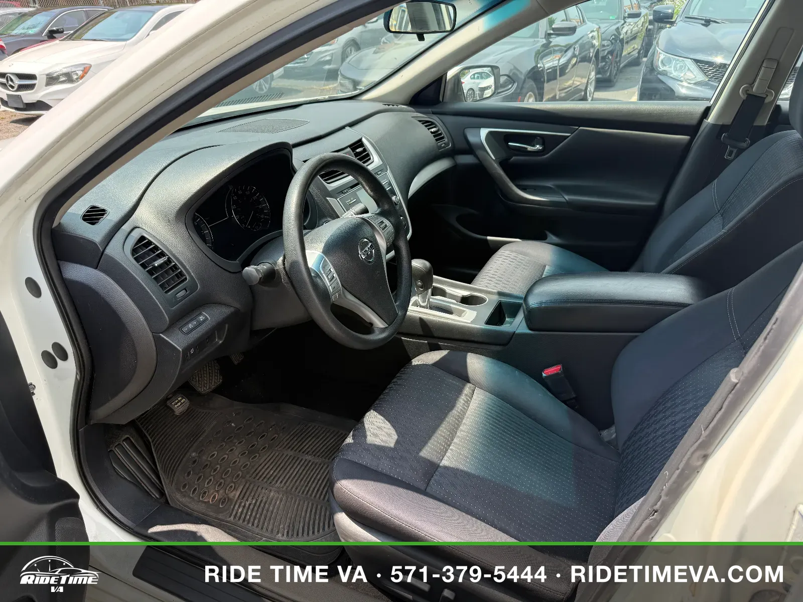 2016 Nissan Altima in White, photo 9 of 16
