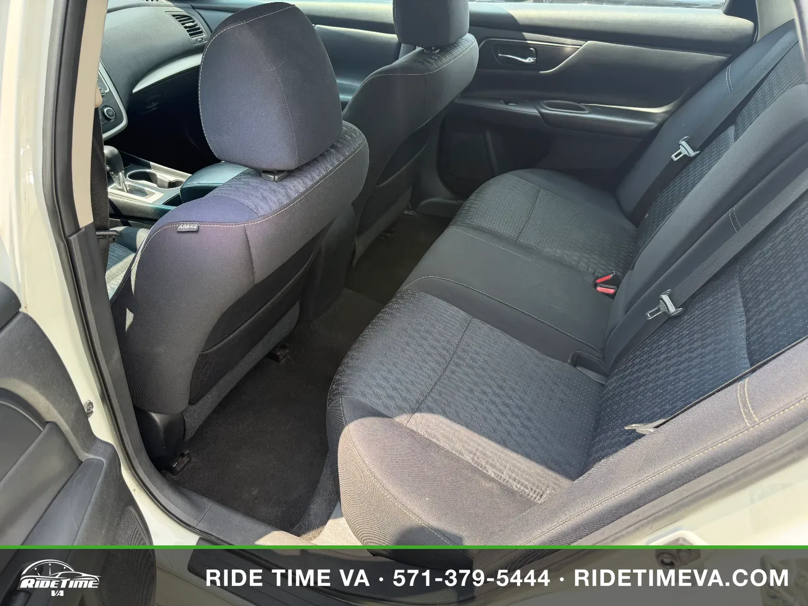 2016 Nissan Altima in White, photo 10 of 16
