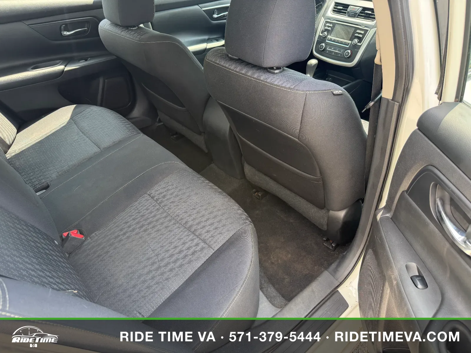 2016 Nissan Altima in White, photo 12 of 16