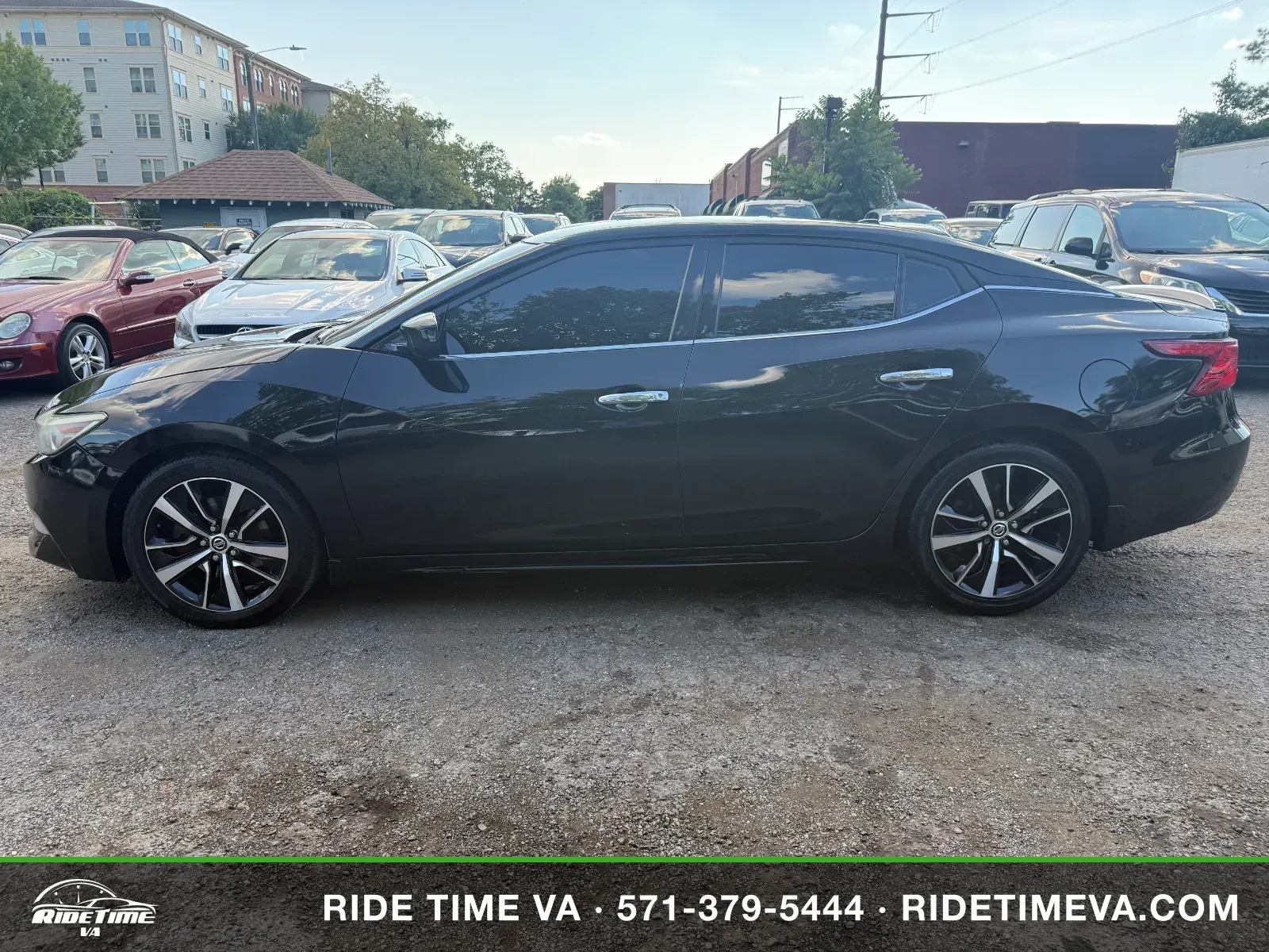 2016 Nissan Maxima in Black, photo 2 of 17