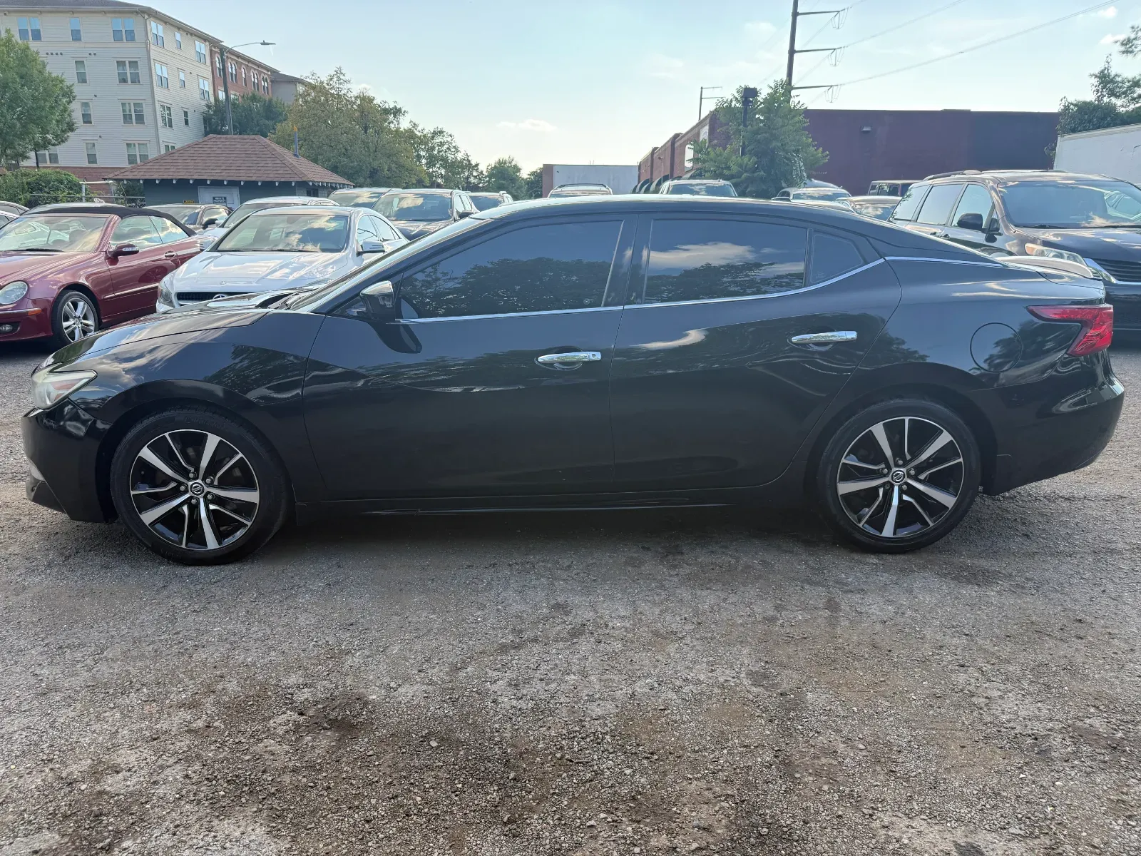 2016 Nissan Maxima in Black, photo 2 of 17