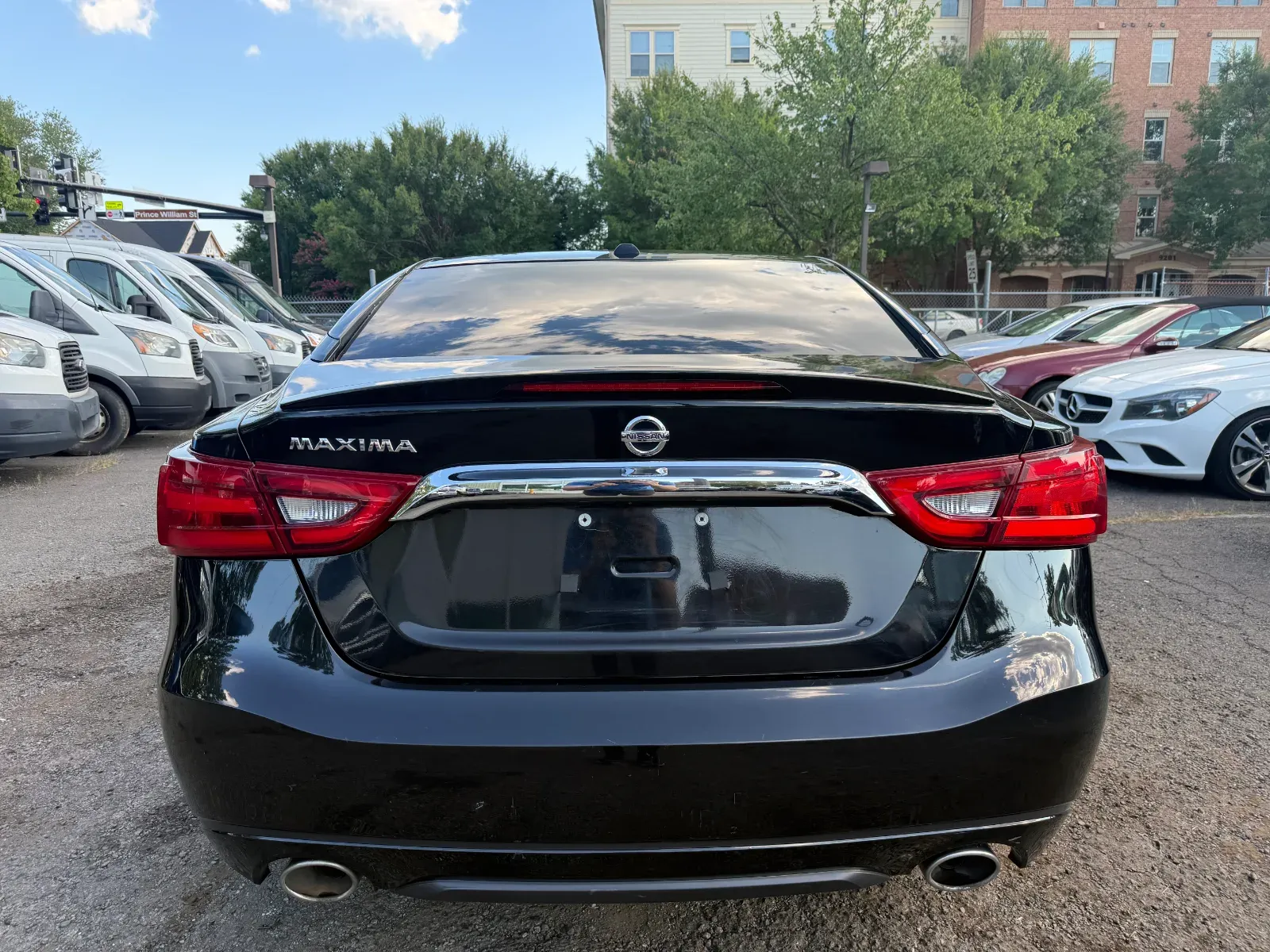 2016 Nissan Maxima in Black, photo 4 of 17