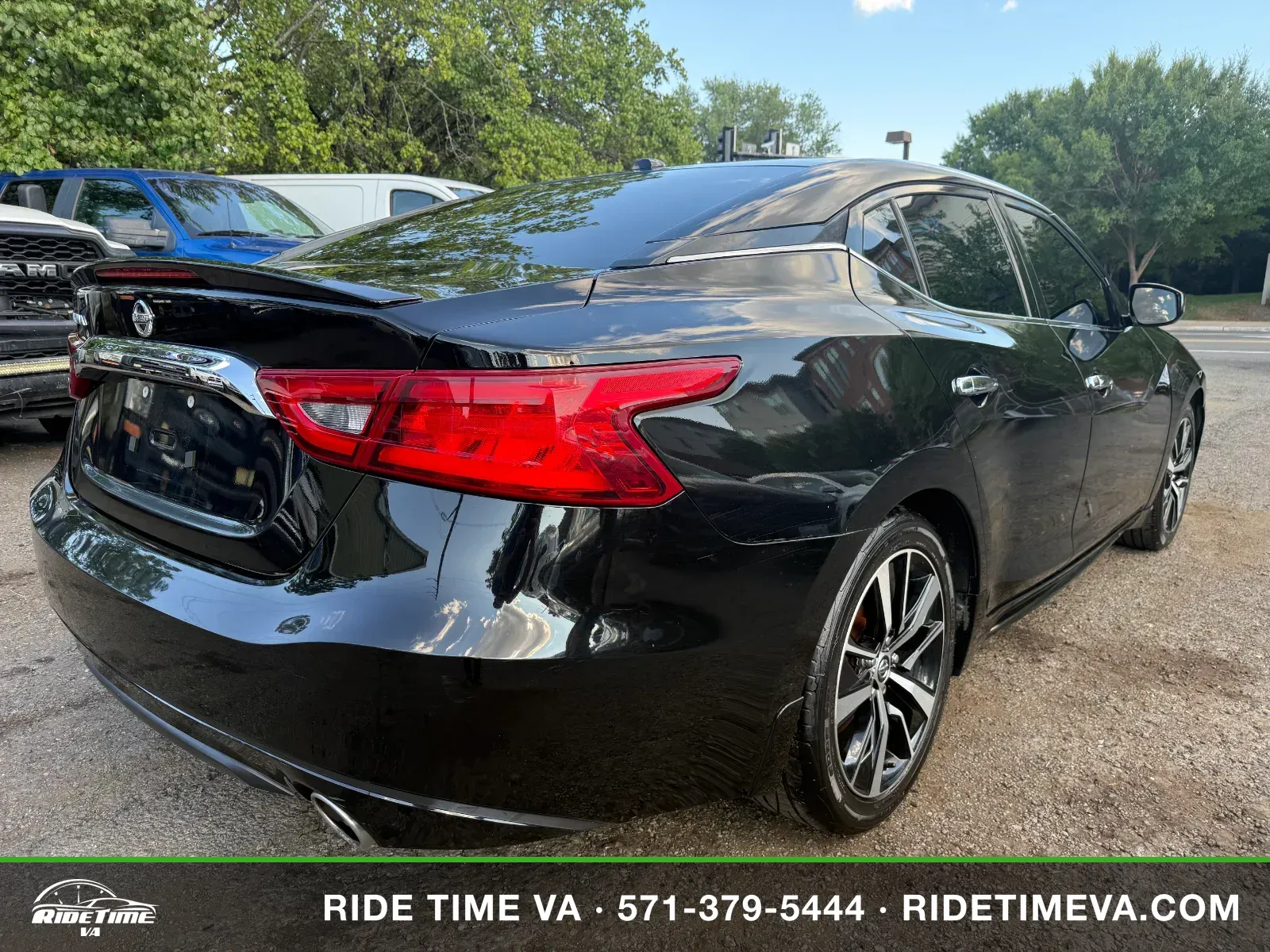 2016 Nissan Maxima in Black, photo 5 of 17