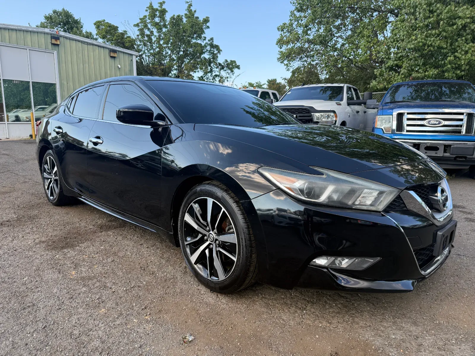2016 Nissan Maxima in Black, photo 7 of 17