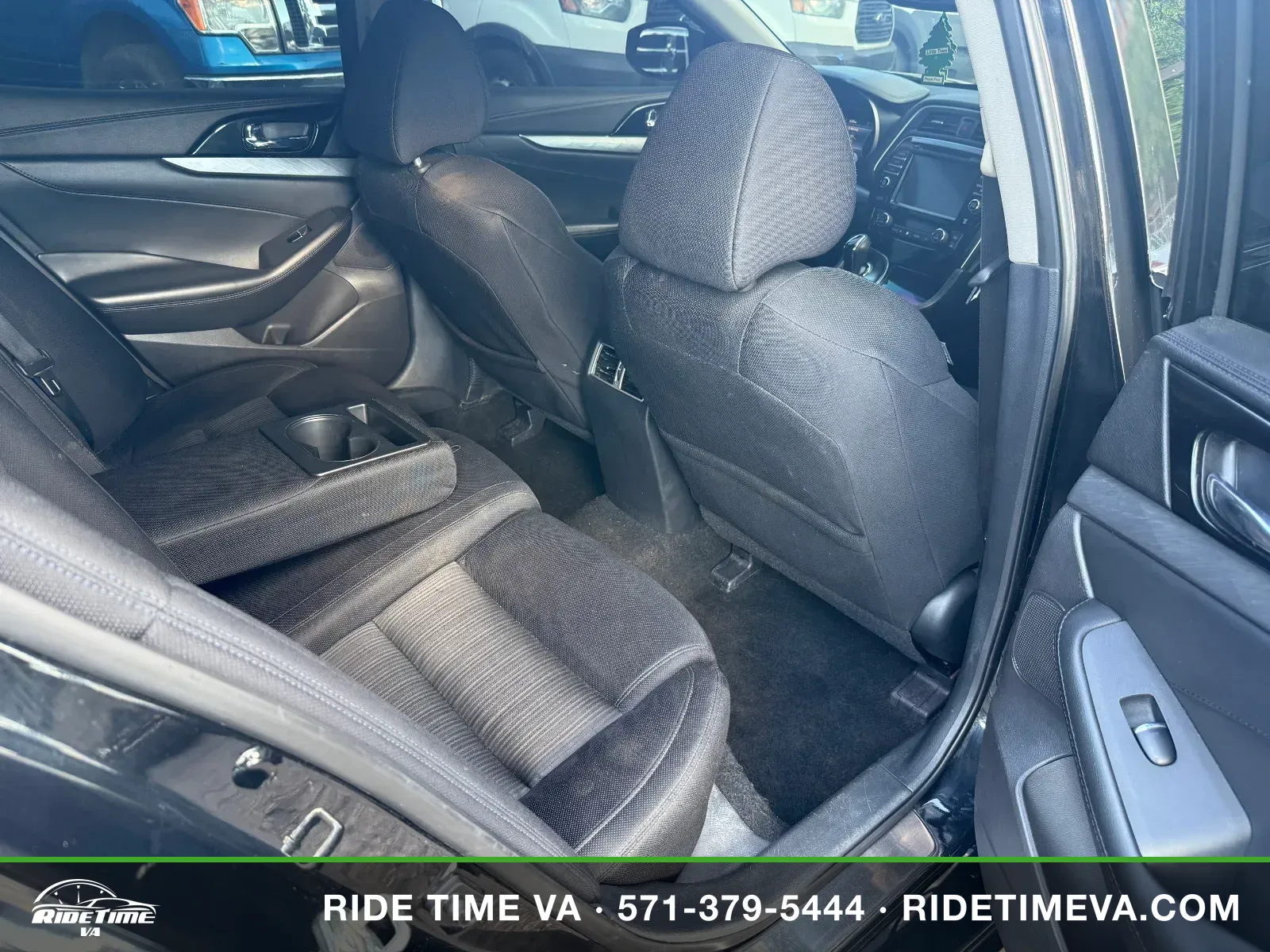 2016 Nissan Maxima in Black, photo 12 of 17
