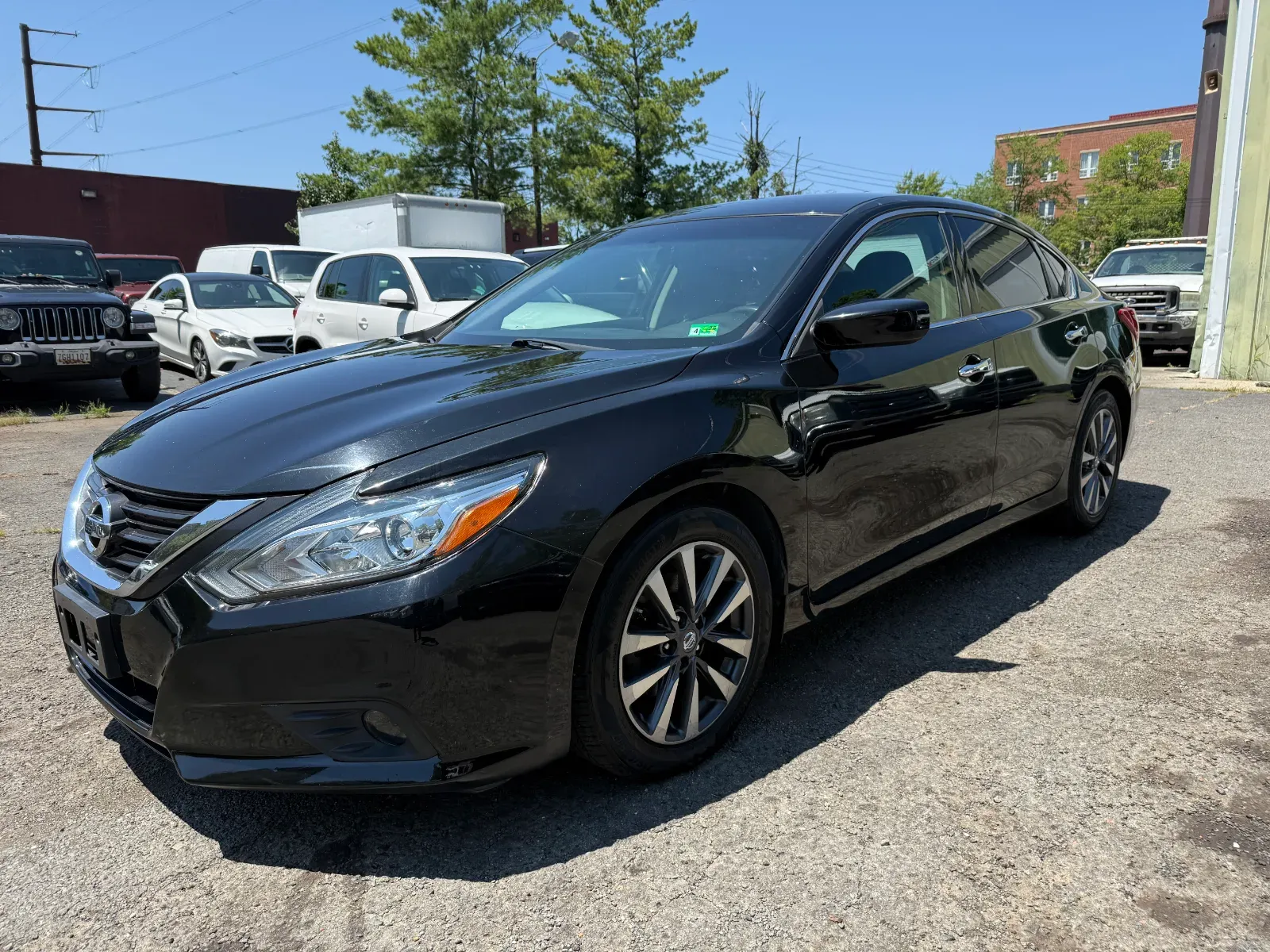 2017 Nissan Altima SV in Black, photo 1 of 16