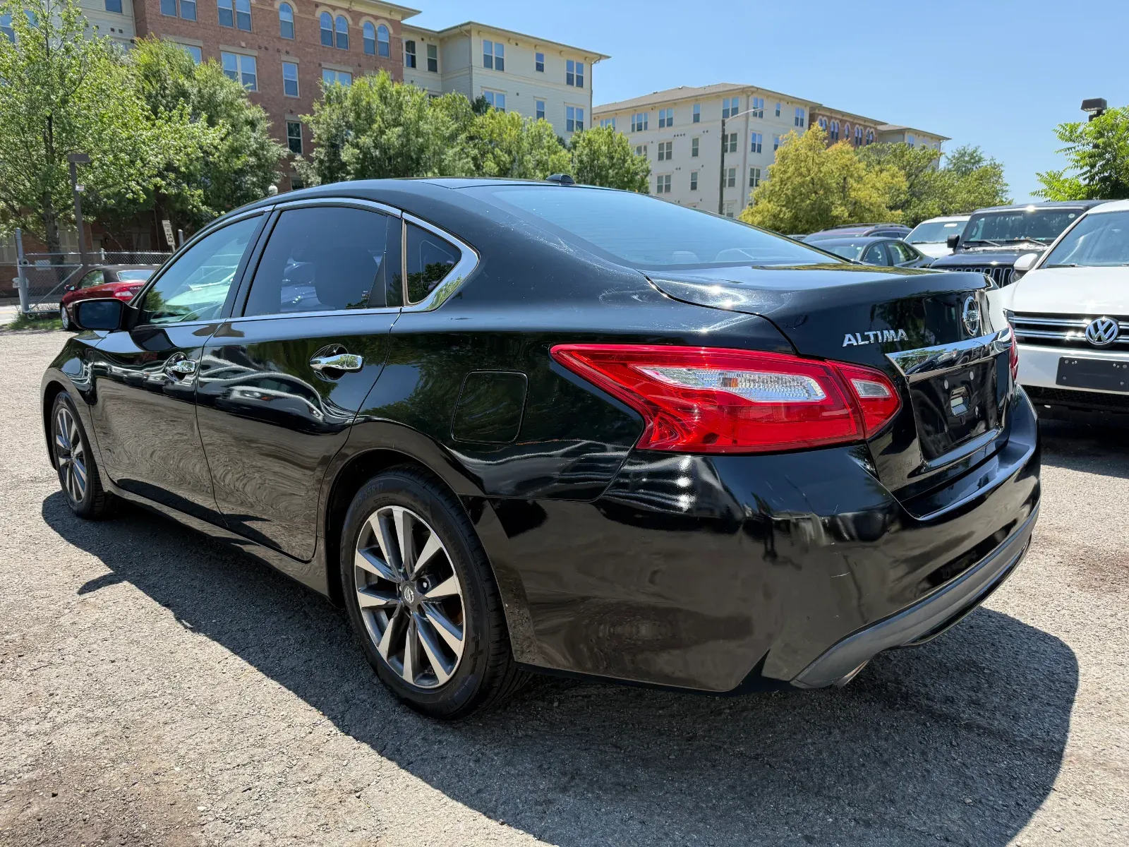 2017 Nissan Altima SV in Black, photo 3 of 16