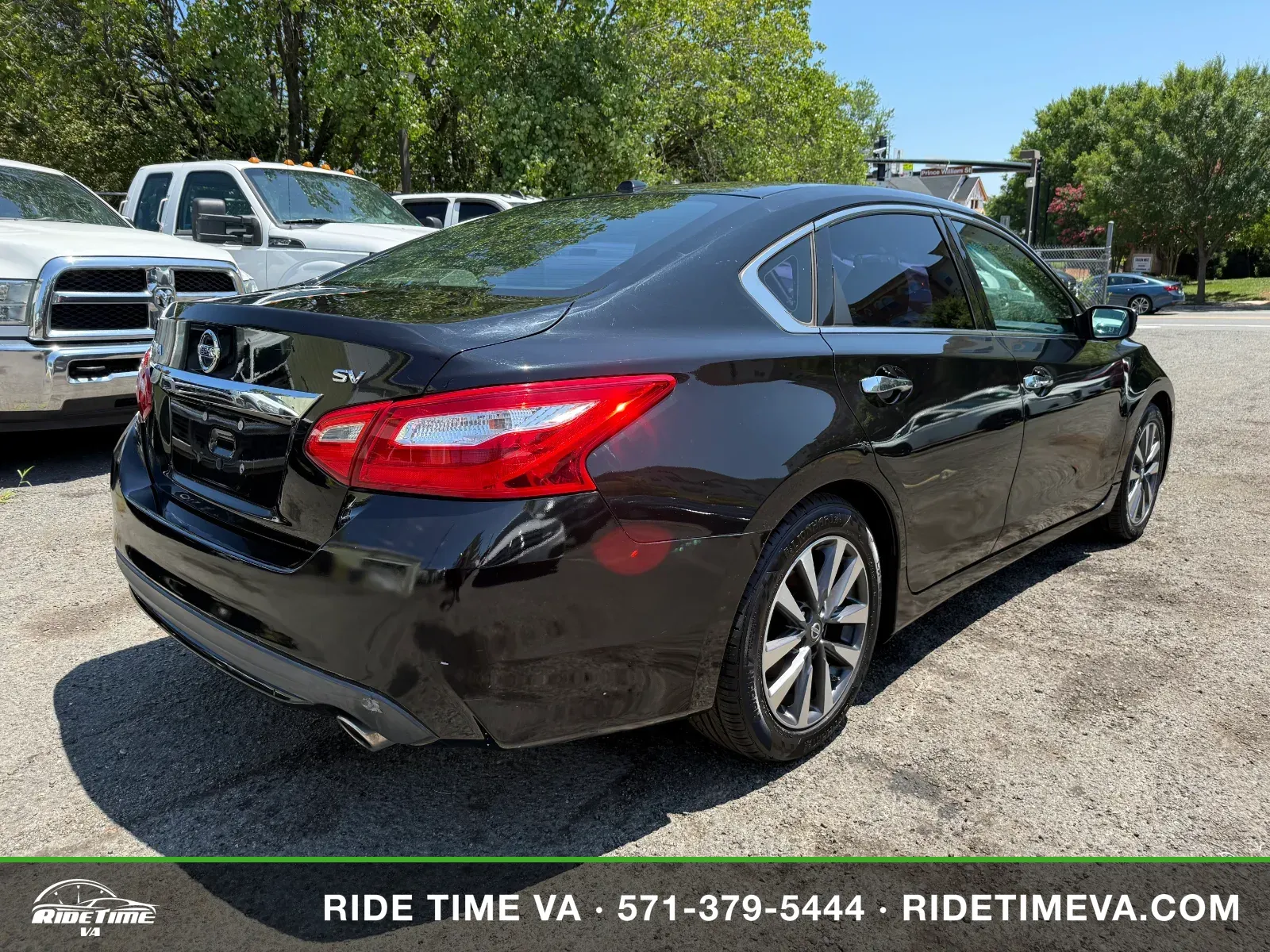 2017 Nissan Altima SV in Black, photo 5 of 16