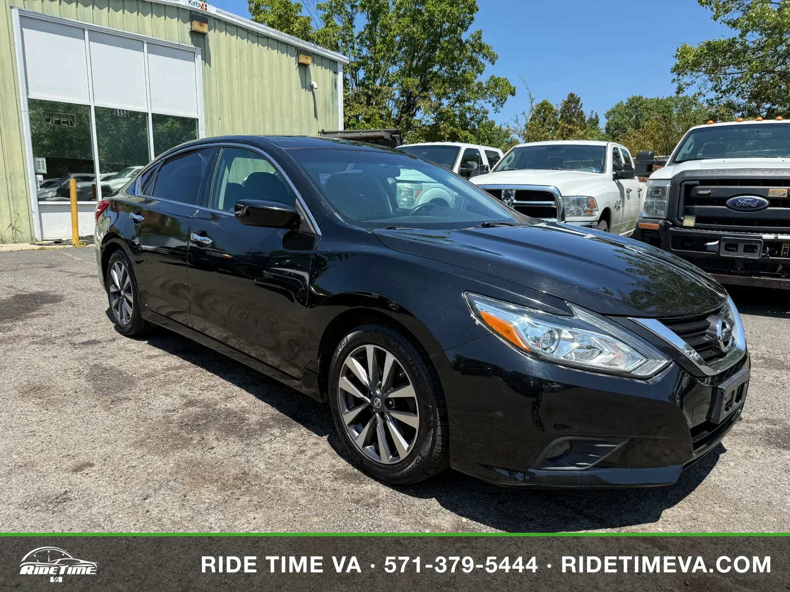 2017 Nissan Altima SV in Black, photo 7 of 16