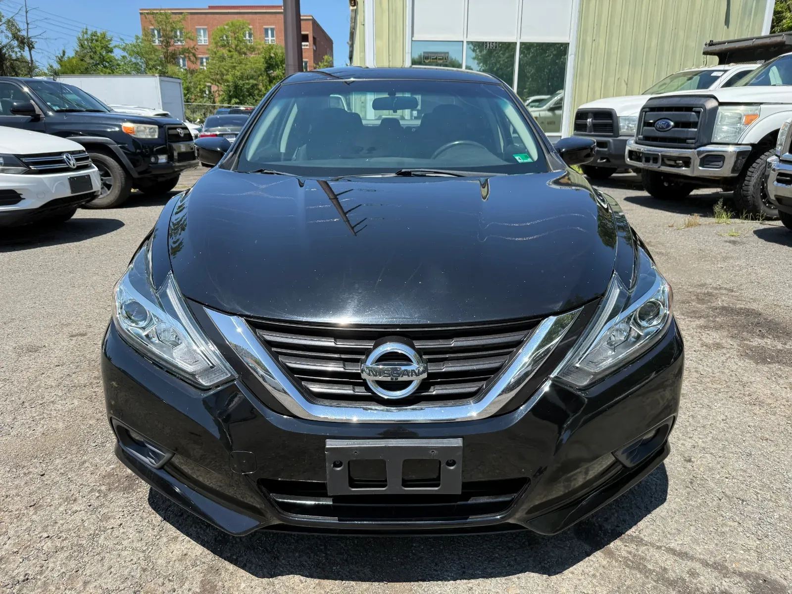 2017 Nissan Altima SV in Black, photo 8 of 16