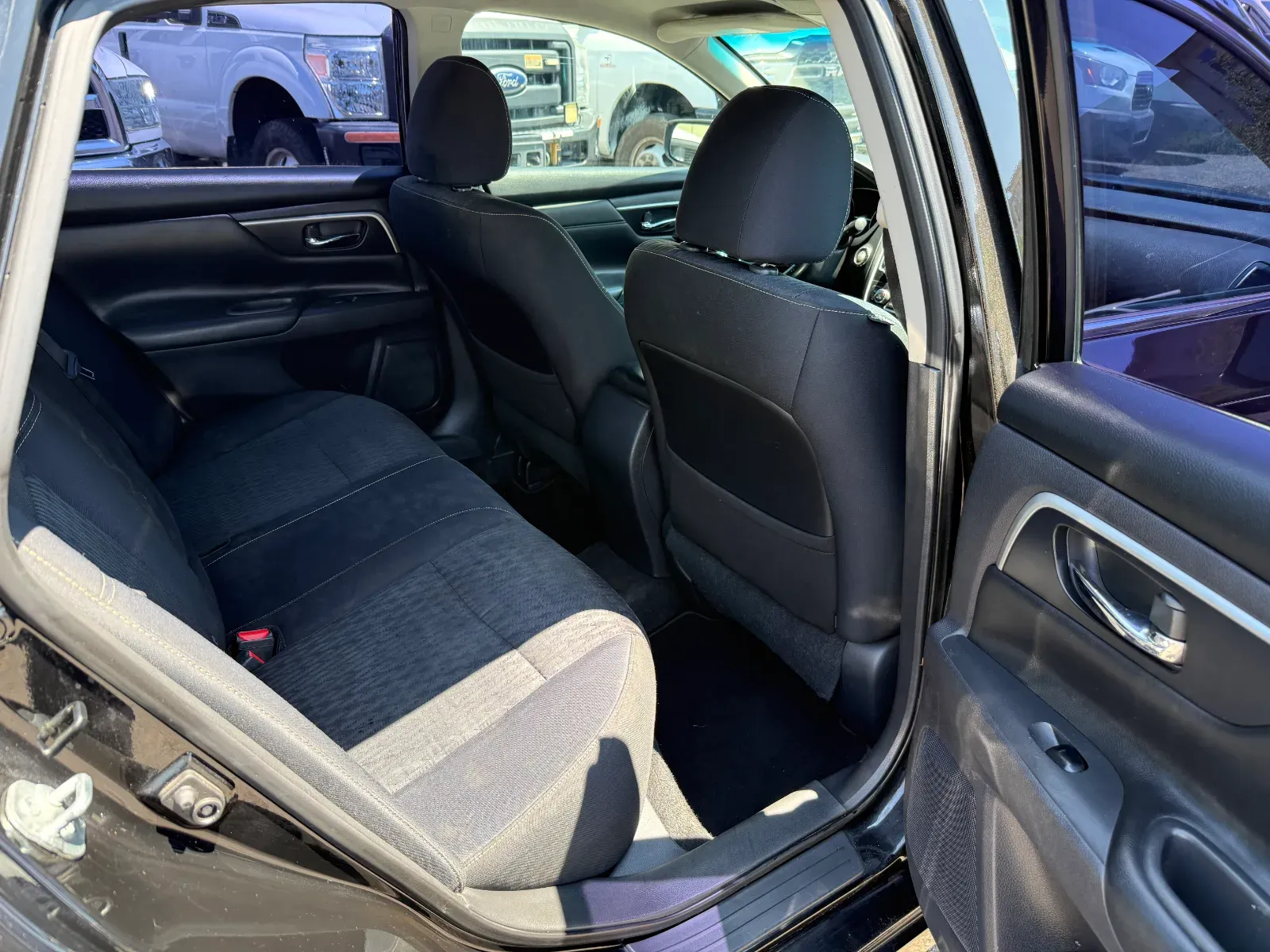 2017 Nissan Altima SV in Black, photo 12 of 16