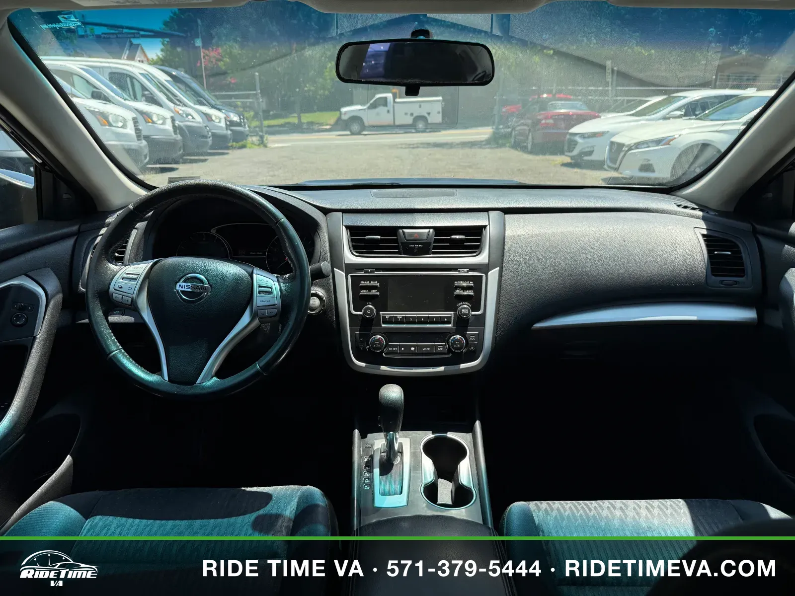 2017 Nissan Altima SV in Black, photo 14 of 16