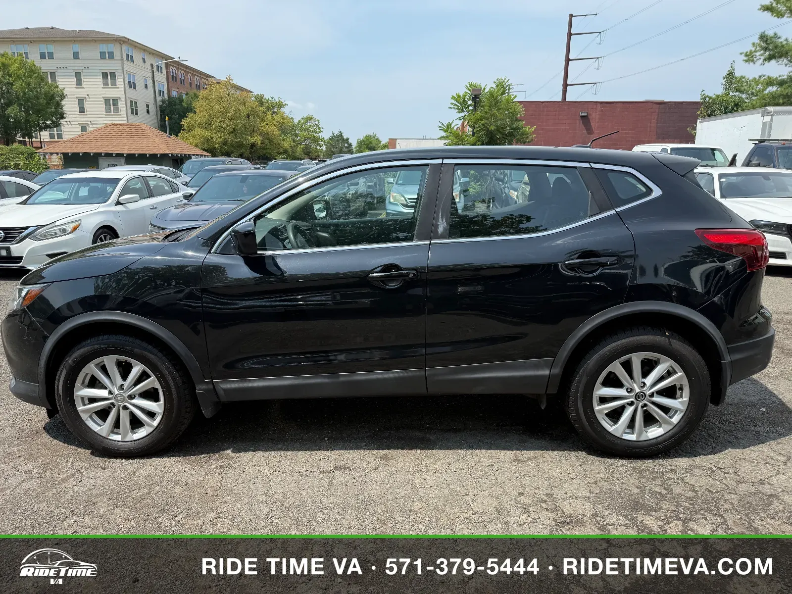 2017 Nissan Rogue Sport S in Black, photo 2 of 17