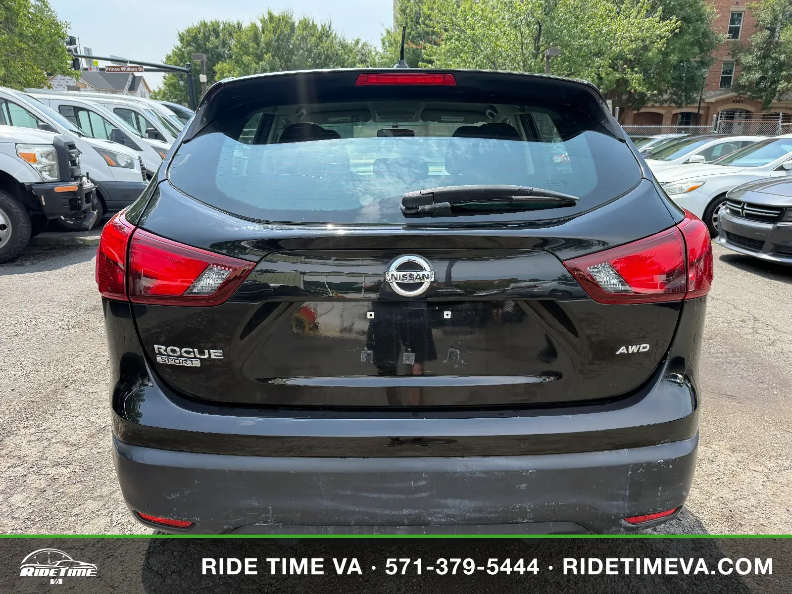 2017 Nissan Rogue Sport S in Black, photo 4 of 17