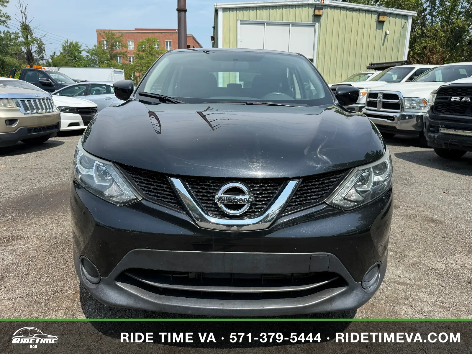 2017 Nissan Rogue Sport S in Black, photo 8 of 17
