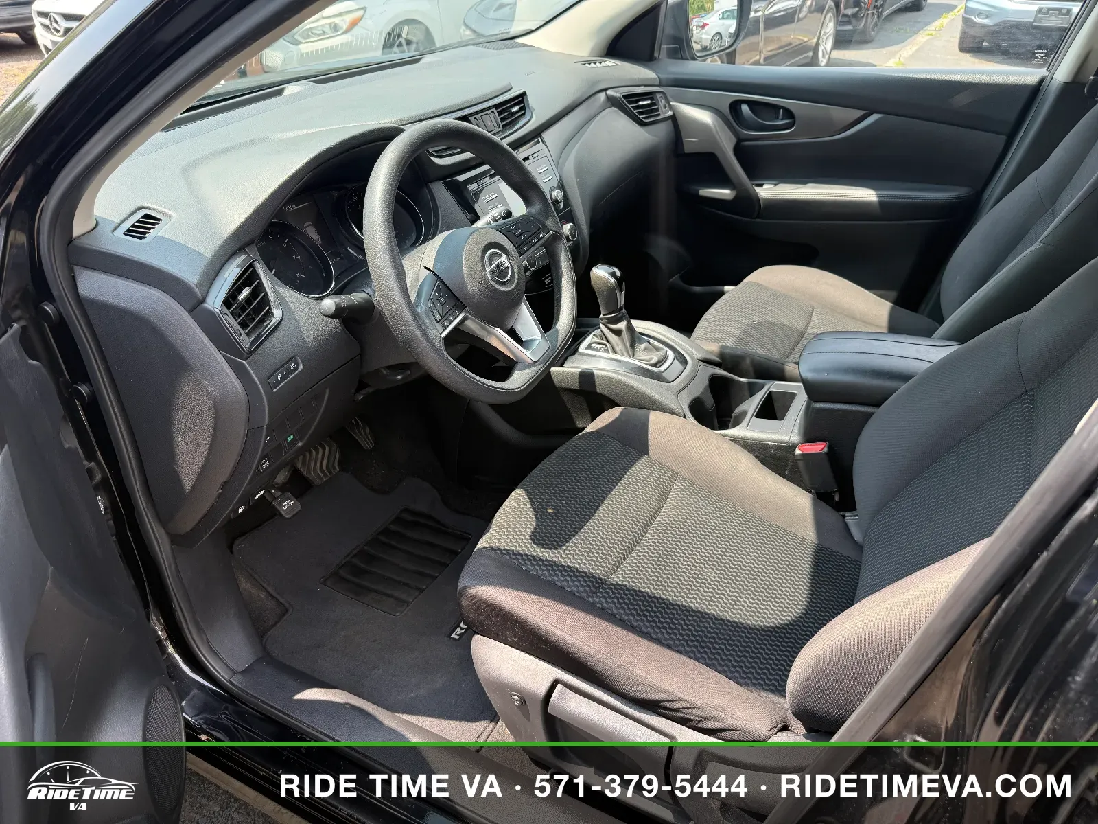 2017 Nissan Rogue Sport S in Black, photo 9 of 17