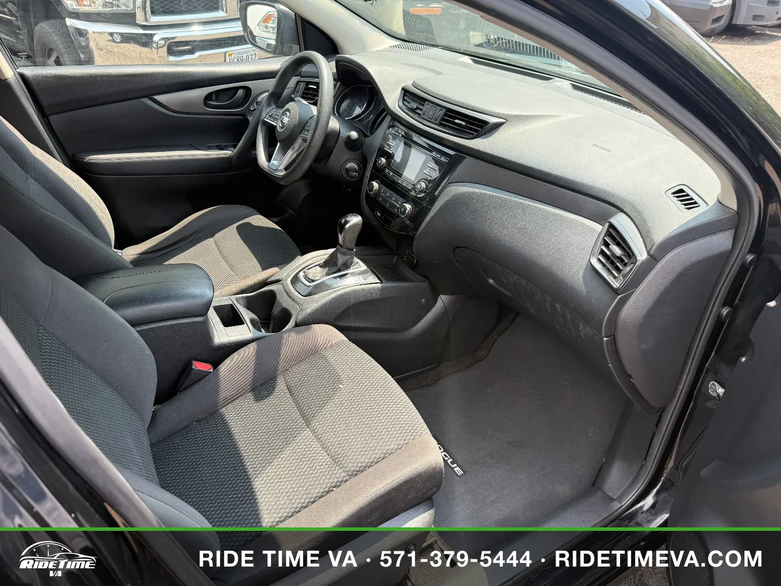 2017 Nissan Rogue Sport S in Black, photo 13 of 17
