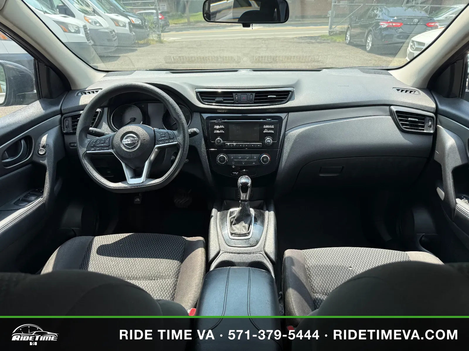 2017 Nissan Rogue Sport S in Black, photo 14 of 17