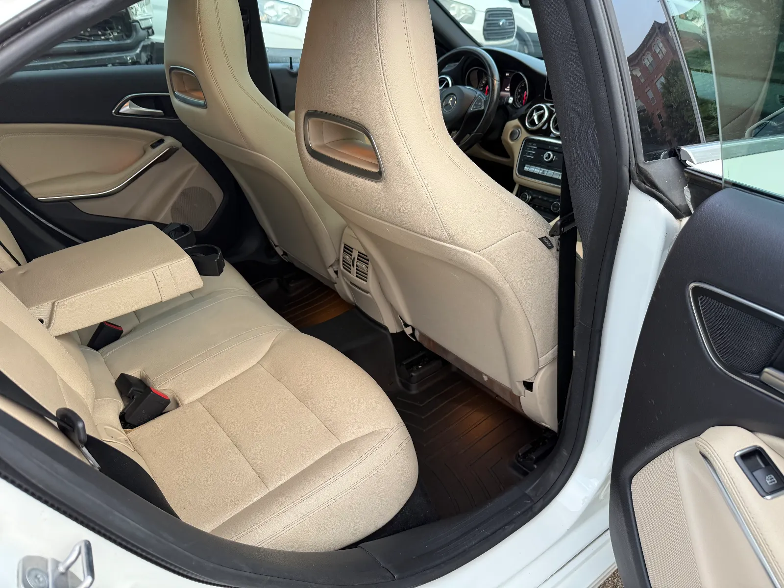2018 Mercedes-Benz CLA 250 4MATIC in White, photo 12 of 18